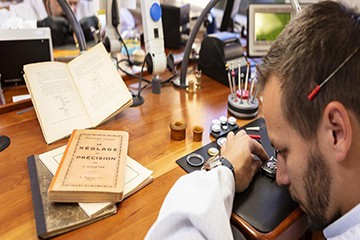 玫瑰金西安欧米茄保养地址